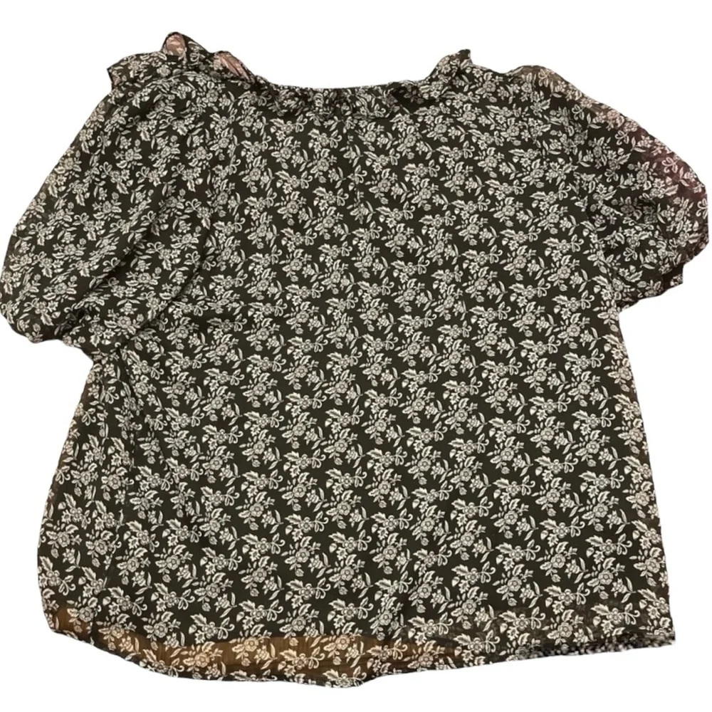2/$30 Ann Taylor LOFT Lace-Up V-Neck Top w/ Ruffle Trim Puff Sleeves LaceUp Ties